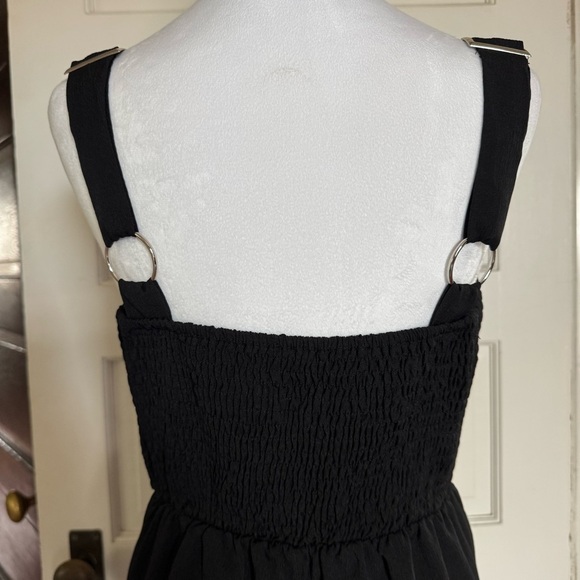 Chic Black Sleeveless Wide-Leg Jumpsuit – Size M - Picture 7 of 9